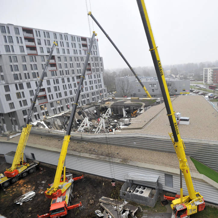 supermarket collapses in latvia min